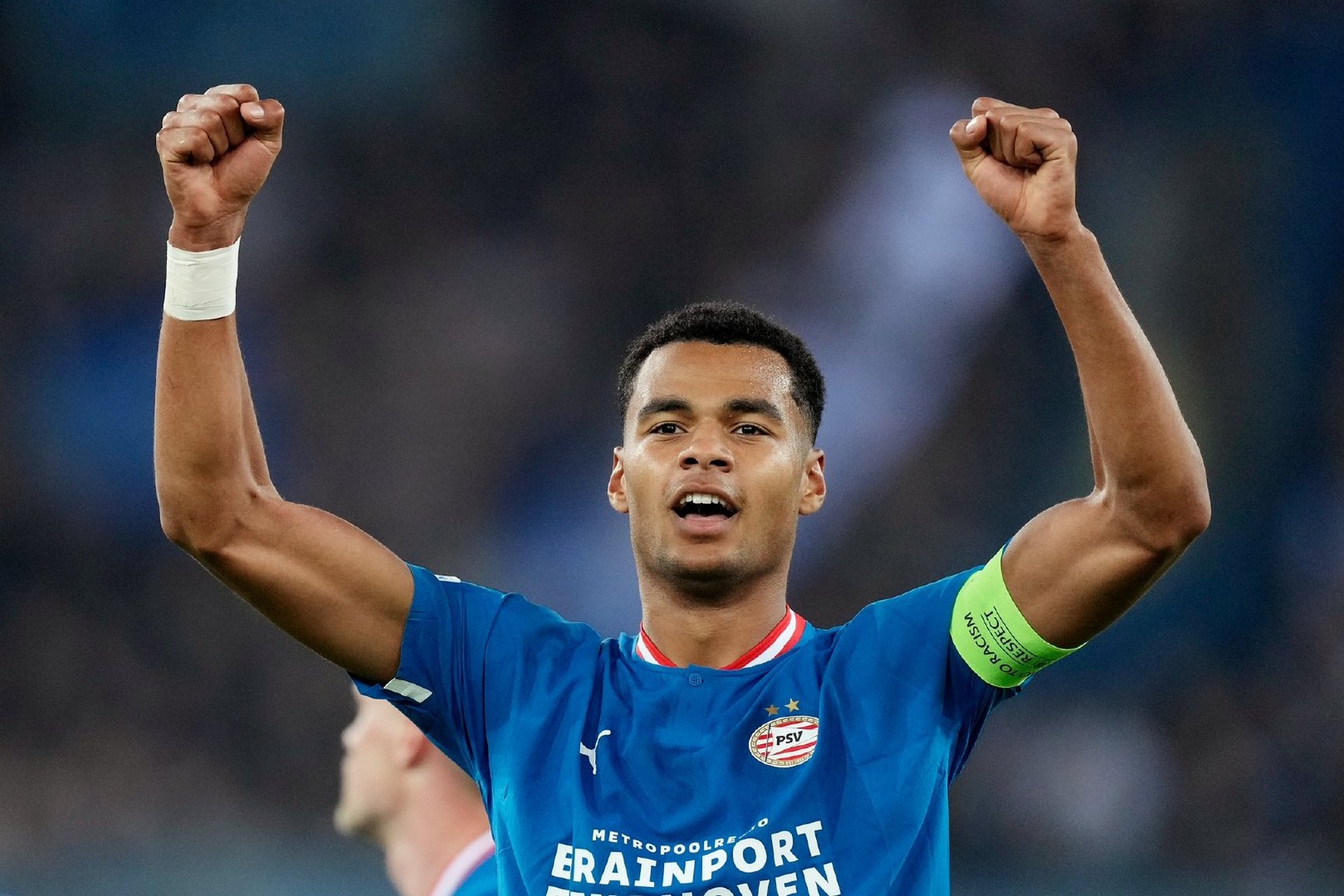 lol 更新补丁-埃因霍温训练开放日，关键时刻外线爆发引欢呼，西甲在即，临场指挥获称赞的简单介绍