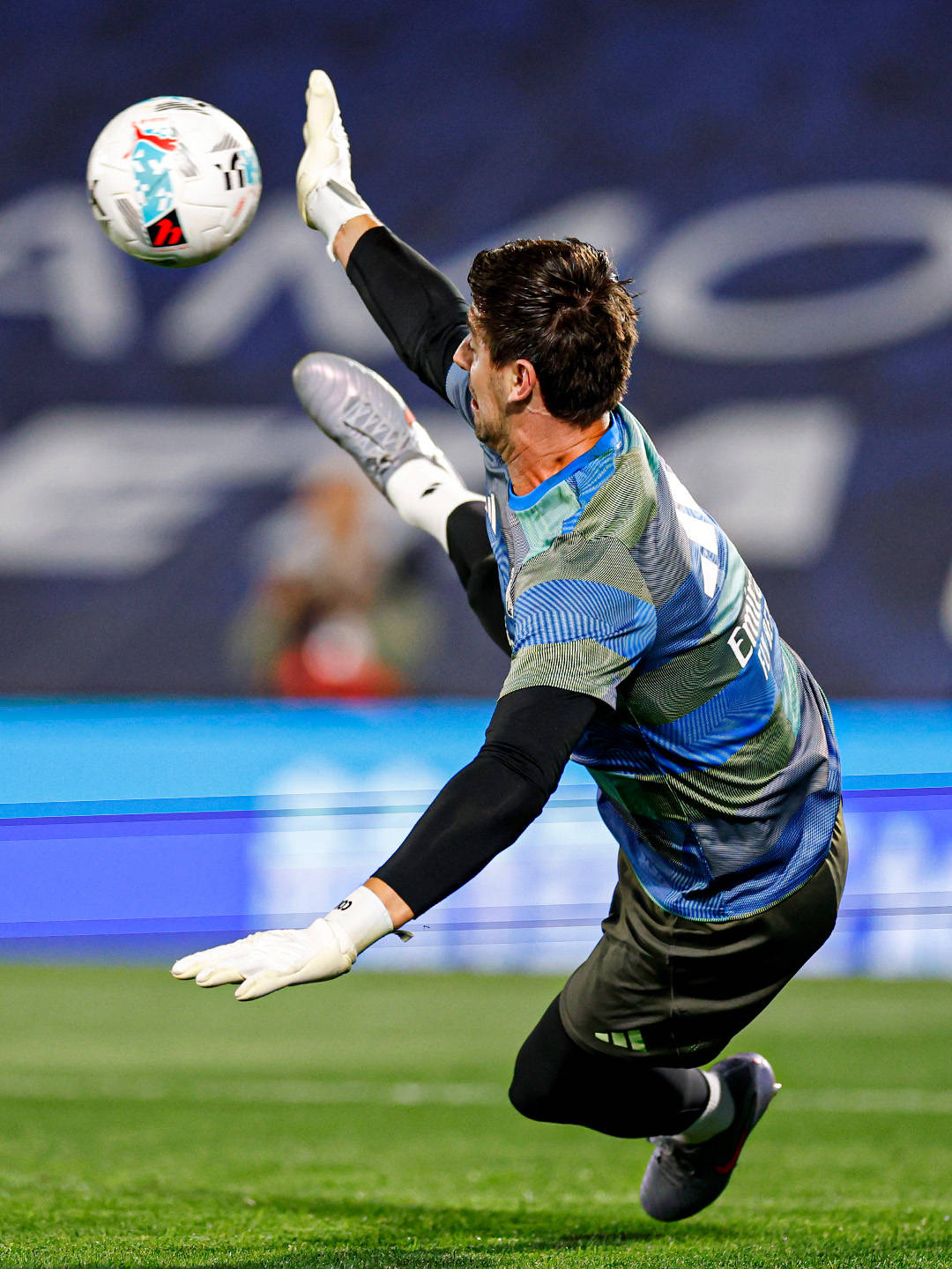 lol 更新补丁-转会期体能课后，皇家马德里复出首秀备战欧冠，目标明确，训练强度明显提升的简单介绍