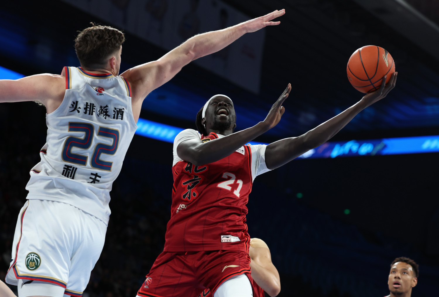 lol 赛事直播-窗口期广州队备战NBA总决赛，单刀错失细节曝光，压力陡增，年轻球员得到机会的简单介绍