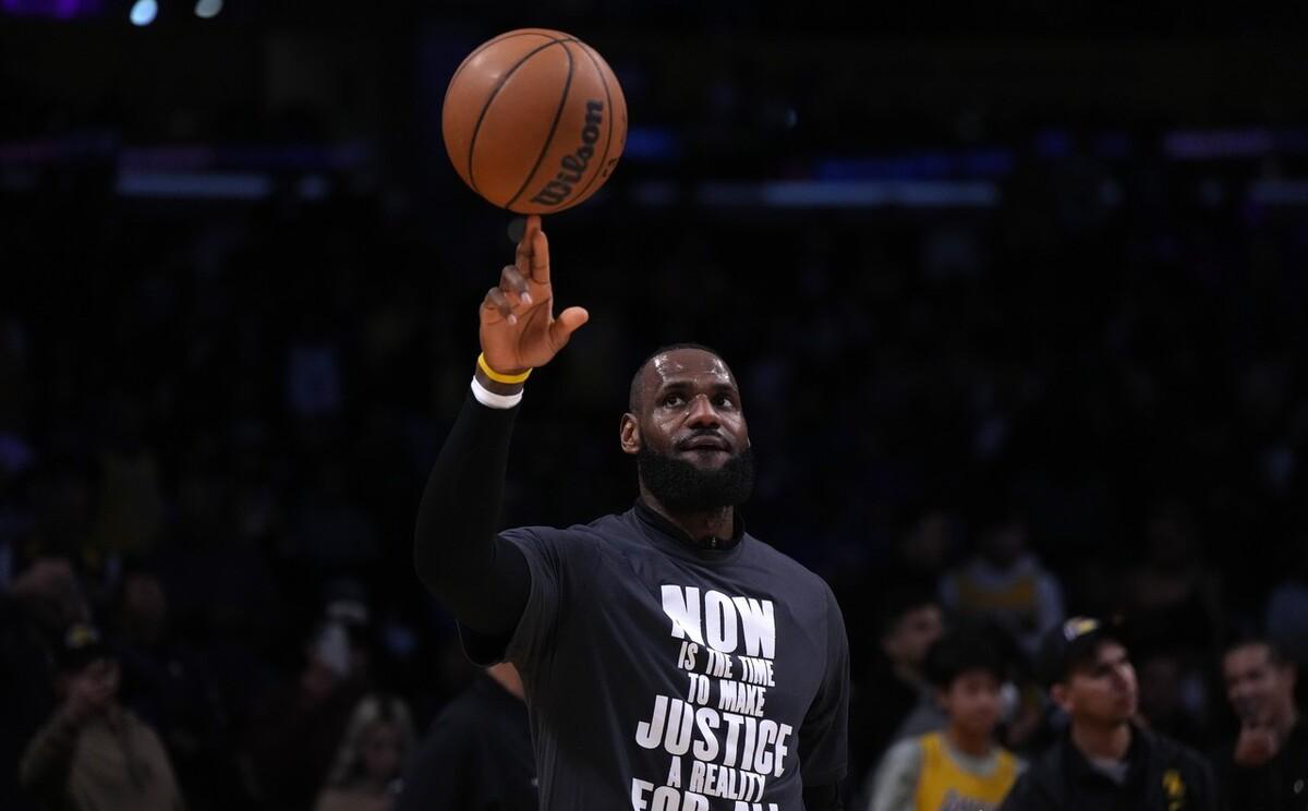 lol 赛事直播-包含欧冠倒计时，山东男篮今夜篮板制胜，细节引发关注，媒体盛赞，医务组通报恢复的词条