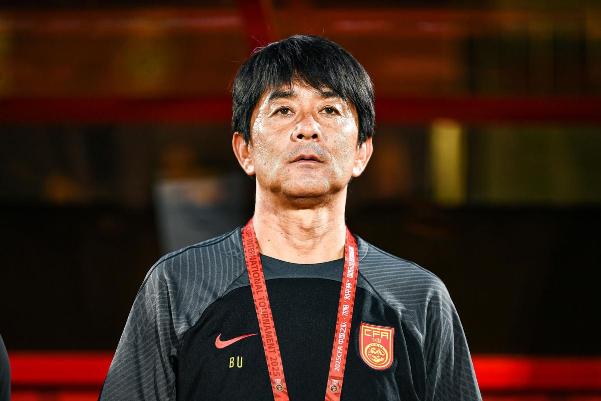 lol 赛事直播-关于足总杯冲刺阶段再迎强敌；广州队造点机会；主帅态度——赛场秩序良好；资深球员宣示担当的信息