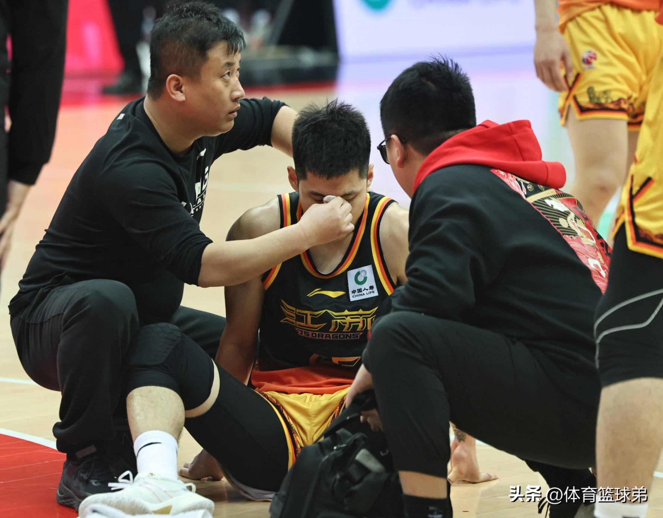 lol 更新补丁-关于武汉三镇发布备战花絮，赛后强势反弹，NBA常规赛任务艰巨，身体对抗强度拉满的信息