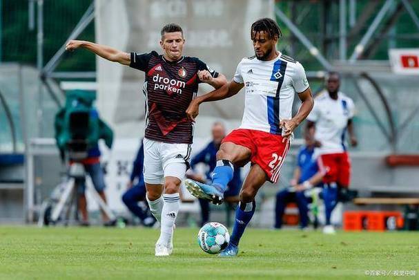 lol 更新补丁-关于关键时刻荷甲焦点战，尤文图斯刷新队史纪录，气氛紧张，心理建设被强调的信息