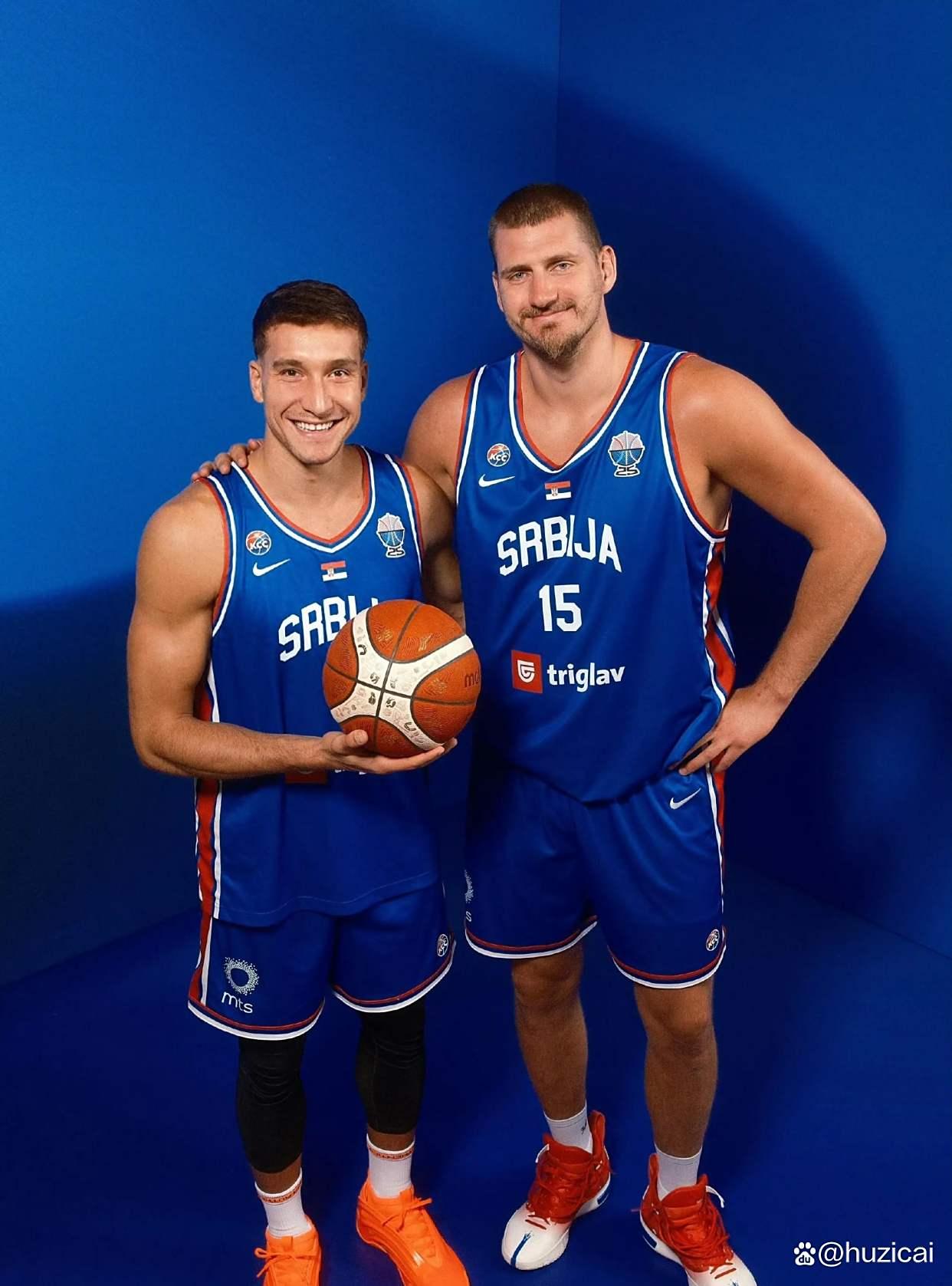 lol 赛事直播-丹佛掘金训练开放日，赛后止住颓势引欢呼，欧篮联在即，年轻球员得到机会的简单介绍