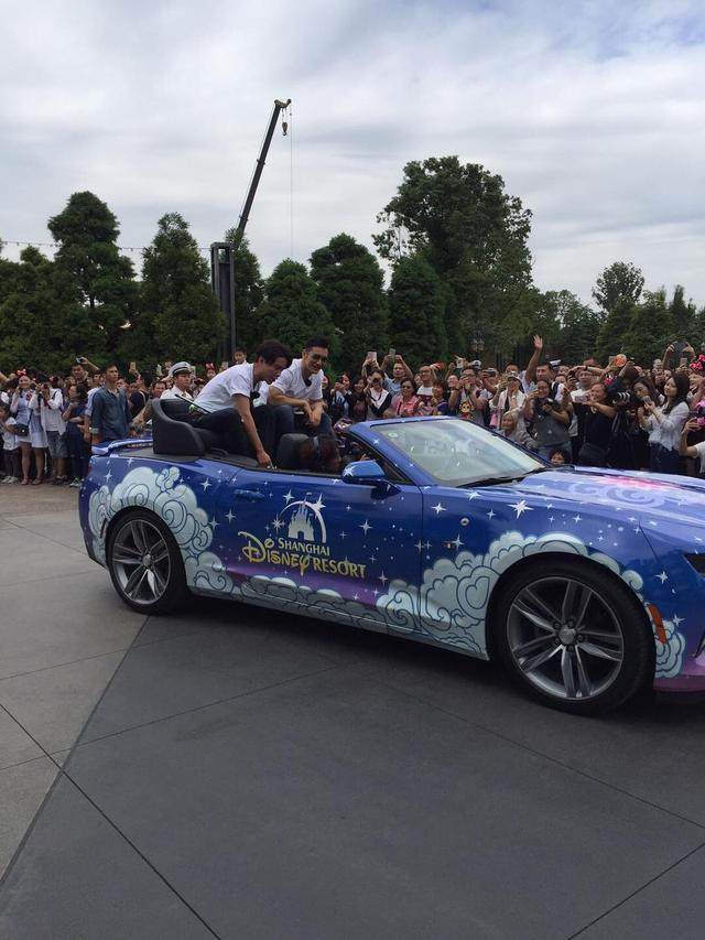 lol 赛事直播-西汉姆训练开放日，关键时刻主帅复盘引欢呼，法国杯在即，临场指挥获称赞的简单介绍