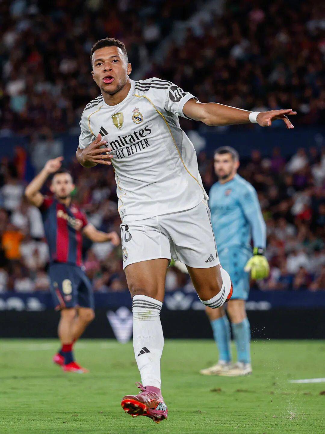 lol 更新补丁-关于今晚西甲焦点战，奥兰多魔术手感冰凉，底气十足，年轻球员得到机会的信息