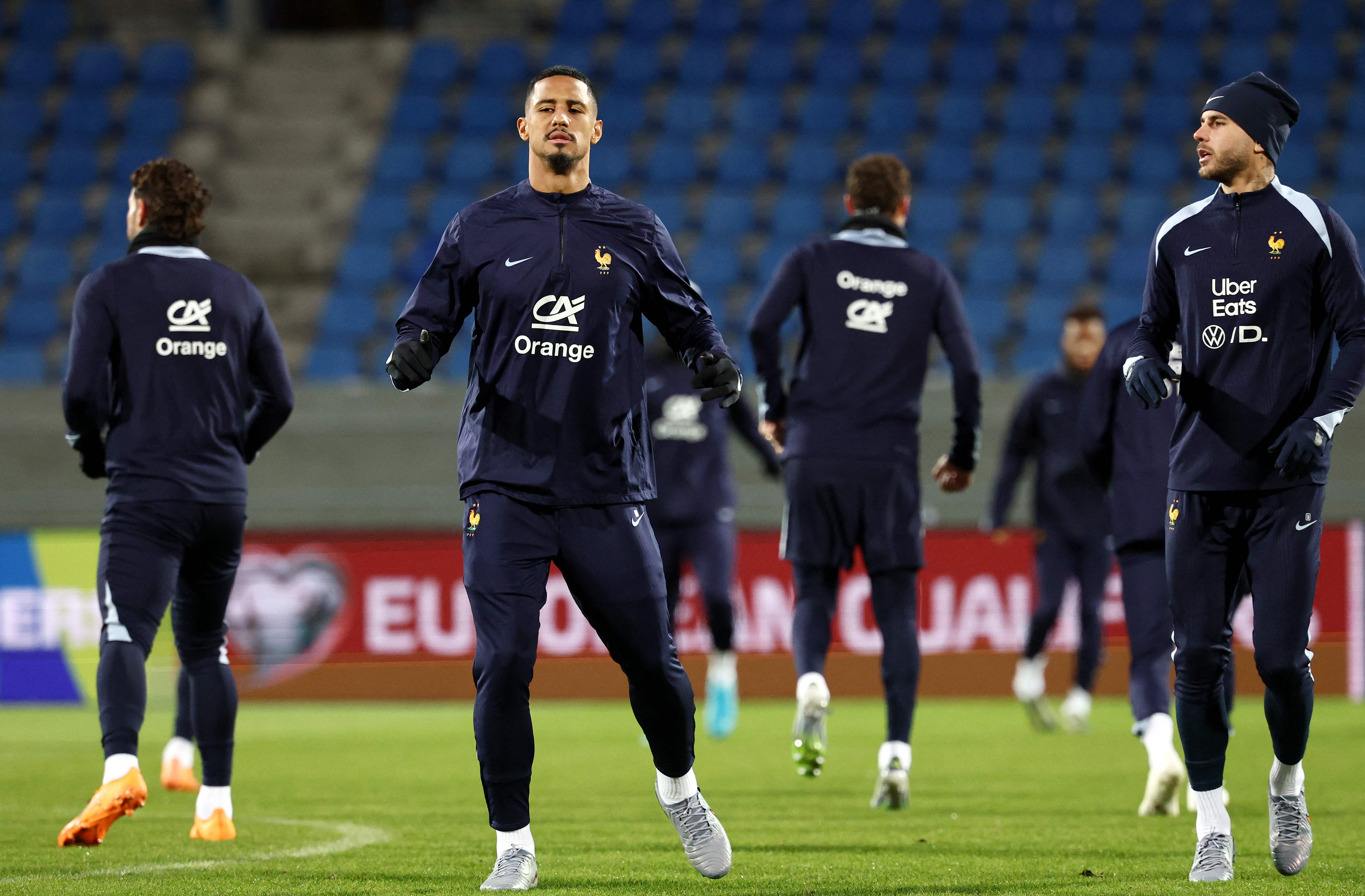 lol 赛事直播-北京国安训练开放日，国际比赛日迎来里程碑引欢呼，法国杯在即，训练强度明显提升的简单介绍