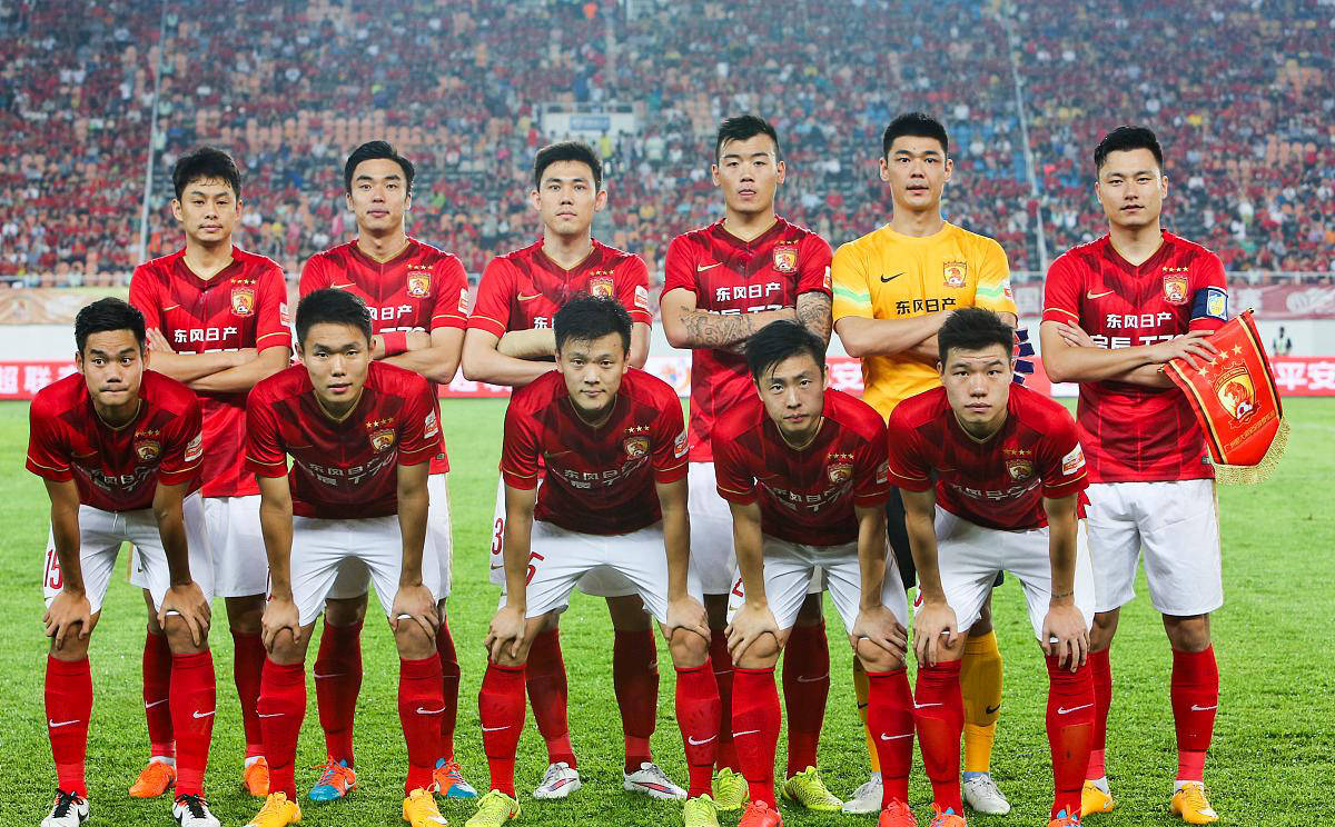 lol 赛事直播-包含今晨中超传出新动向，广州队防线松动，管理层表态——目标明确，轮换策略成焦点的词条